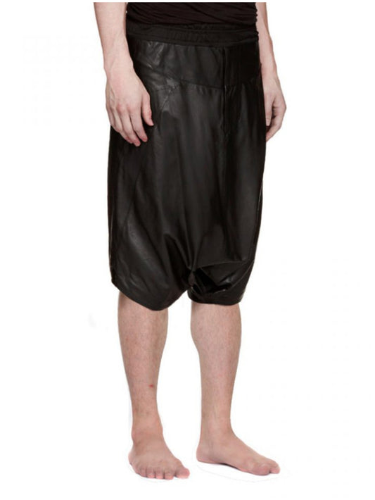Short en cuir noir à entrejambe bas pour homme