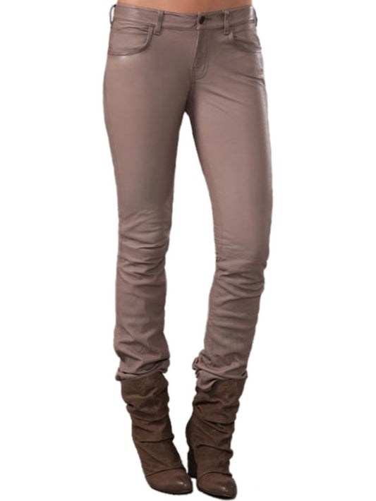 Enge Lederhose mit niedriger Taille