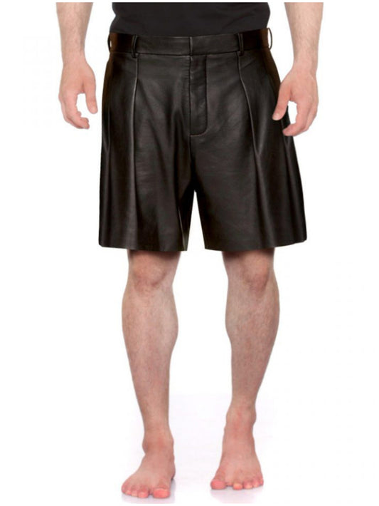 Short en cuir noir plissé pour homme