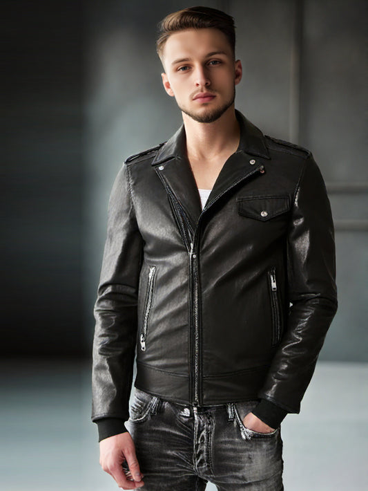 Veste en cuir moderne avec accents sur les épaules