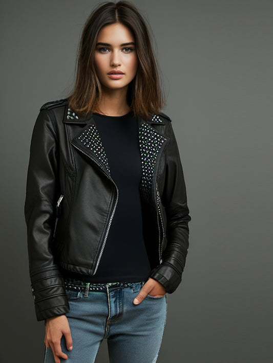 Veste de moto en cuir à revers cloutés