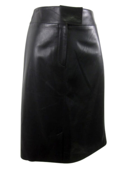 Jupe droite en cuir intemporelle