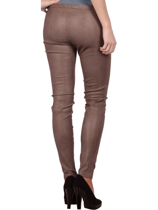 Pantalon en cuir moelleux à la coupe élégante