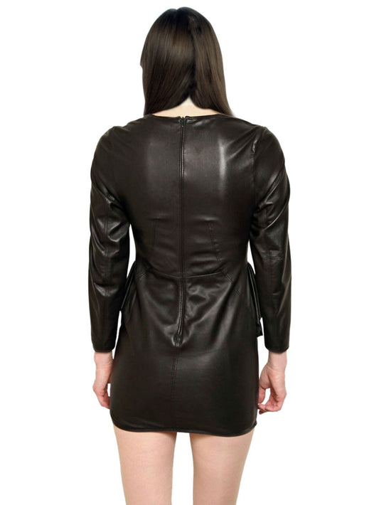 Sinnliches Lederkleid mit Rüschentaille