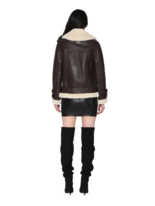 Veste en cuir moderne satinée