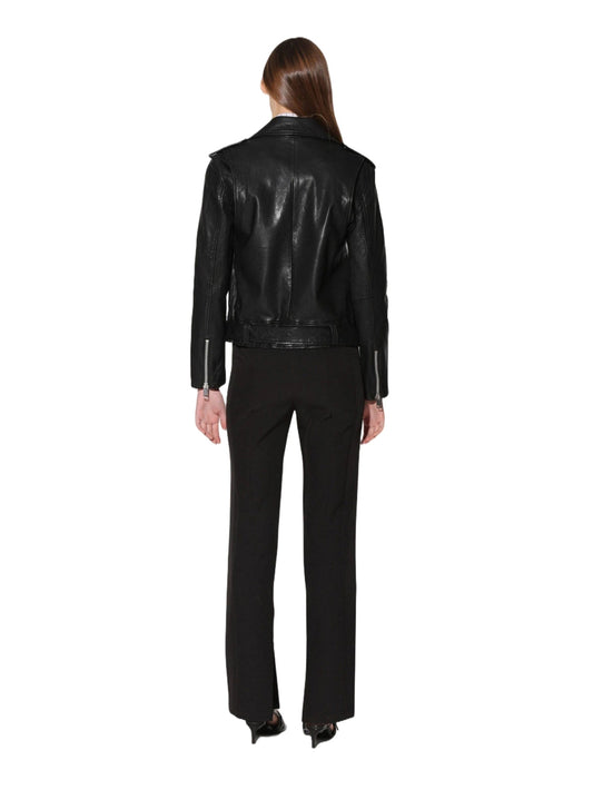 Veste en cuir élégante et moderne
