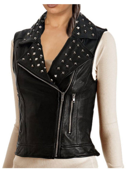 Gilet en cuir clouté élégant