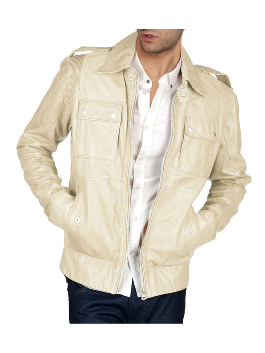 Lederjacke mit Nieten an den Schultern und Sternen